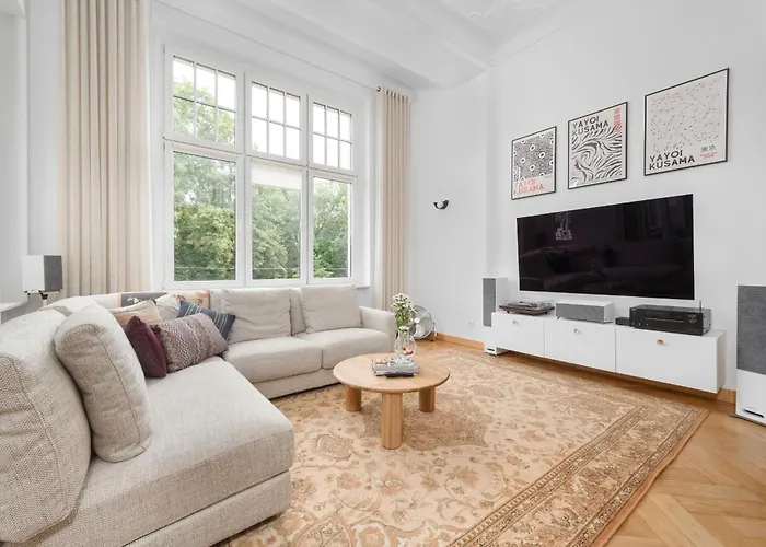 Vintage Apartment Z Dwiema Sypialniami W Poblizu Centrum Wroclawia By Renters Prestige